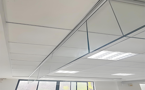 刚察玻璃挡烟垂壁