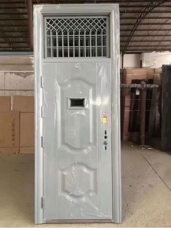 刚察学校教室门