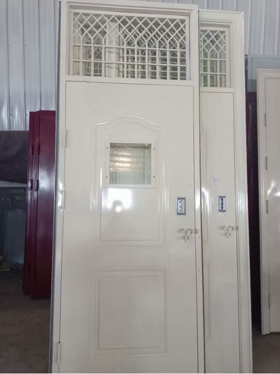 刚察学校教室门 刚察学校教室门