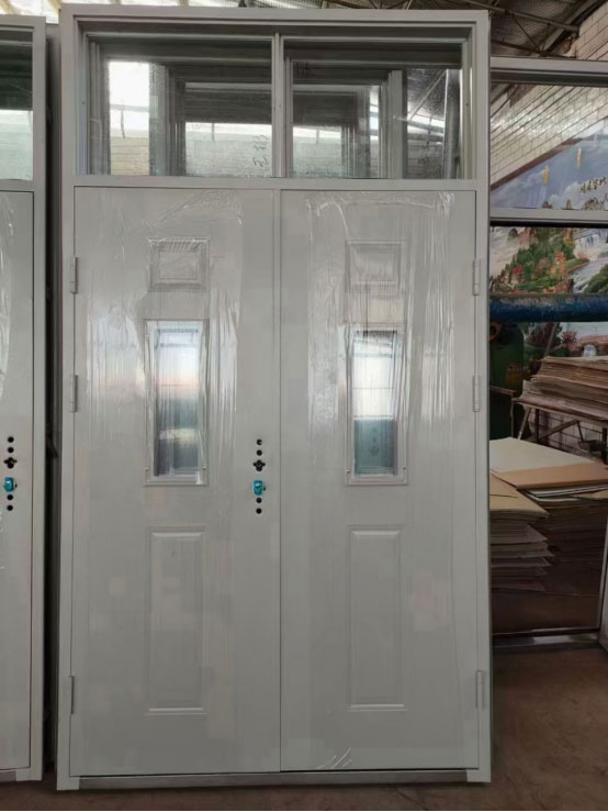 刚察学校教室门