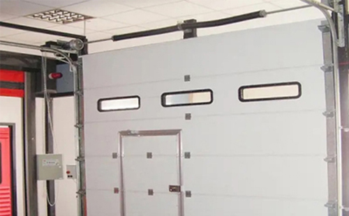 刚察工业提升门的安装方法