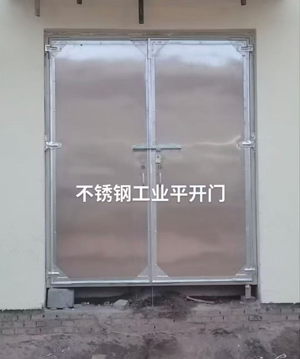 不锈钢刚察工业平开门在现代工业场景中的应用实践